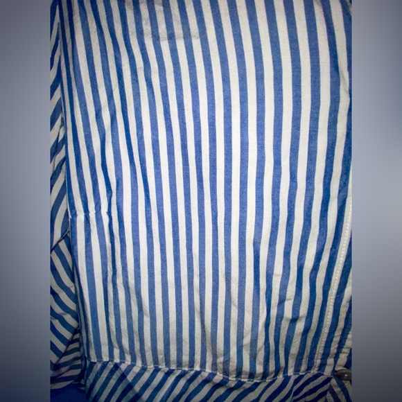 Women’s J.jill blue and white button down M petite - Picture 4 of 9